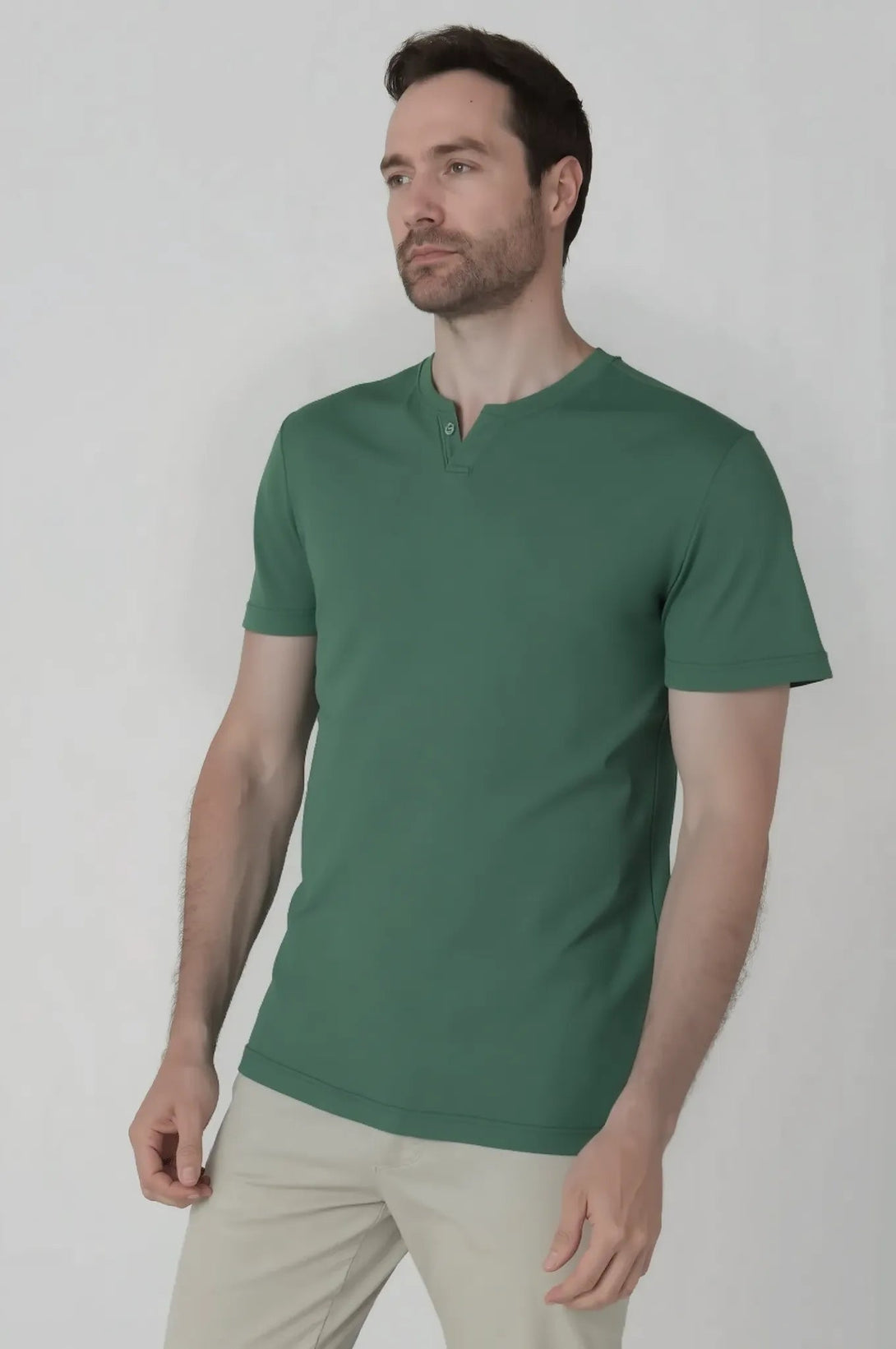 Camiseta cuello V con botón Jon Sonen - JON SONEN COLOMBIA