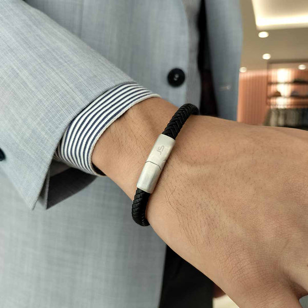 Pulsera En Cuero Cilindro Jon Sonen Hombre Negro - JON SONEN COLOMBIA